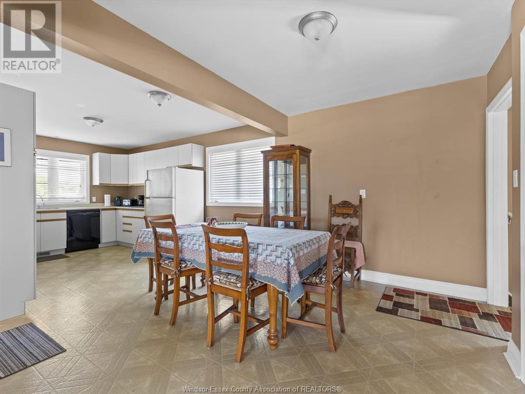 Photo 9 of 814 Watson Avenue, Windsor ON