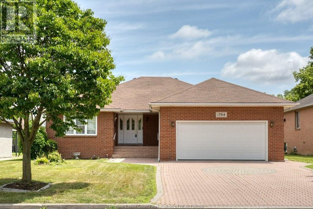 Photo 4 of 1784 St Clair, Windsor ON