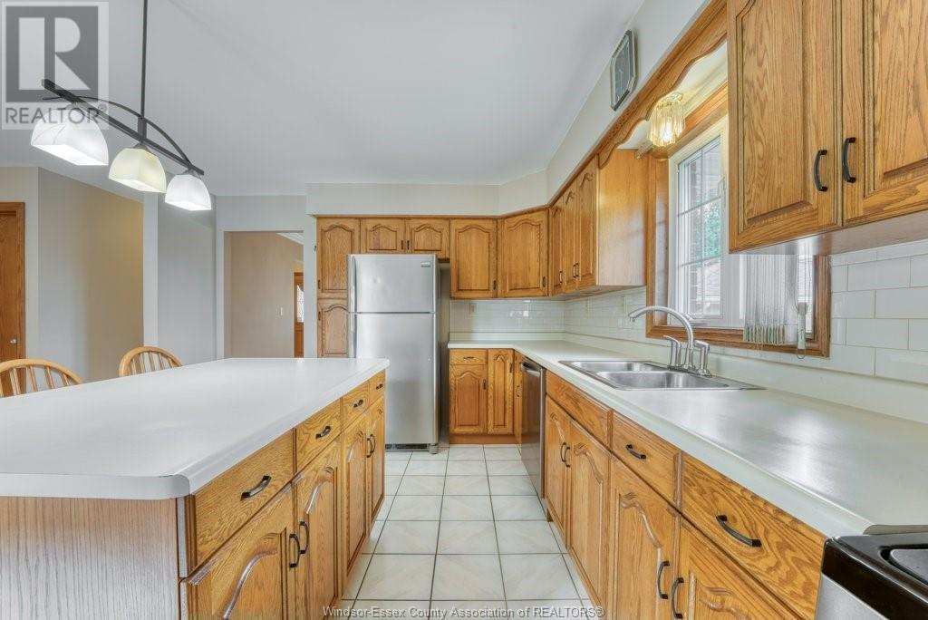 Photo 6 of 1784 St Clair, Windsor ON
