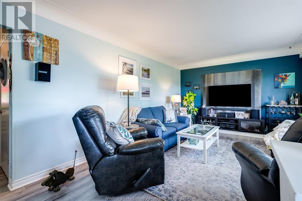 Photo 13 of 27 Mersea Rd 12, Leamington ON