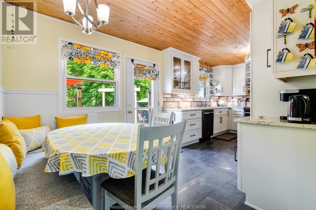 Photo 14 of 27 Mersea Rd 12, Leamington ON