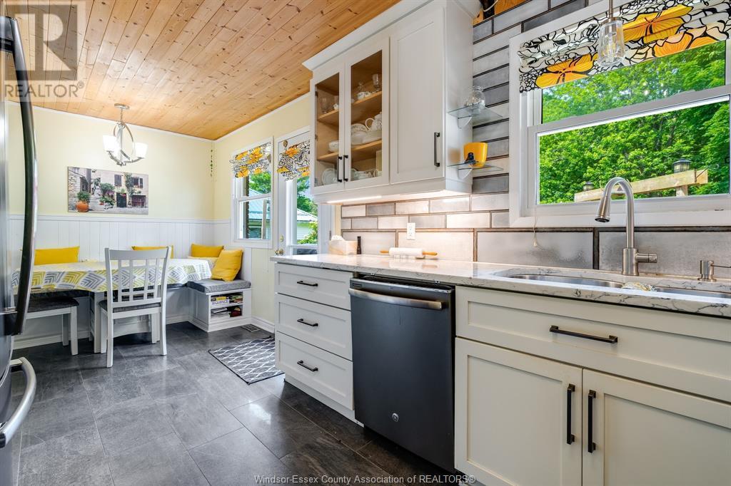 Photo 19 of 27 Mersea Rd 12, Leamington ON
