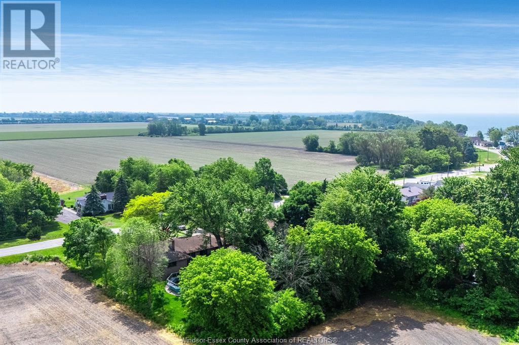 Photo 43 of 27 Mersea Rd 12, Leamington ON