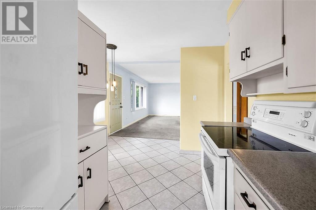 Photo 11 of 220 Winona Road, Stoney Creek ON