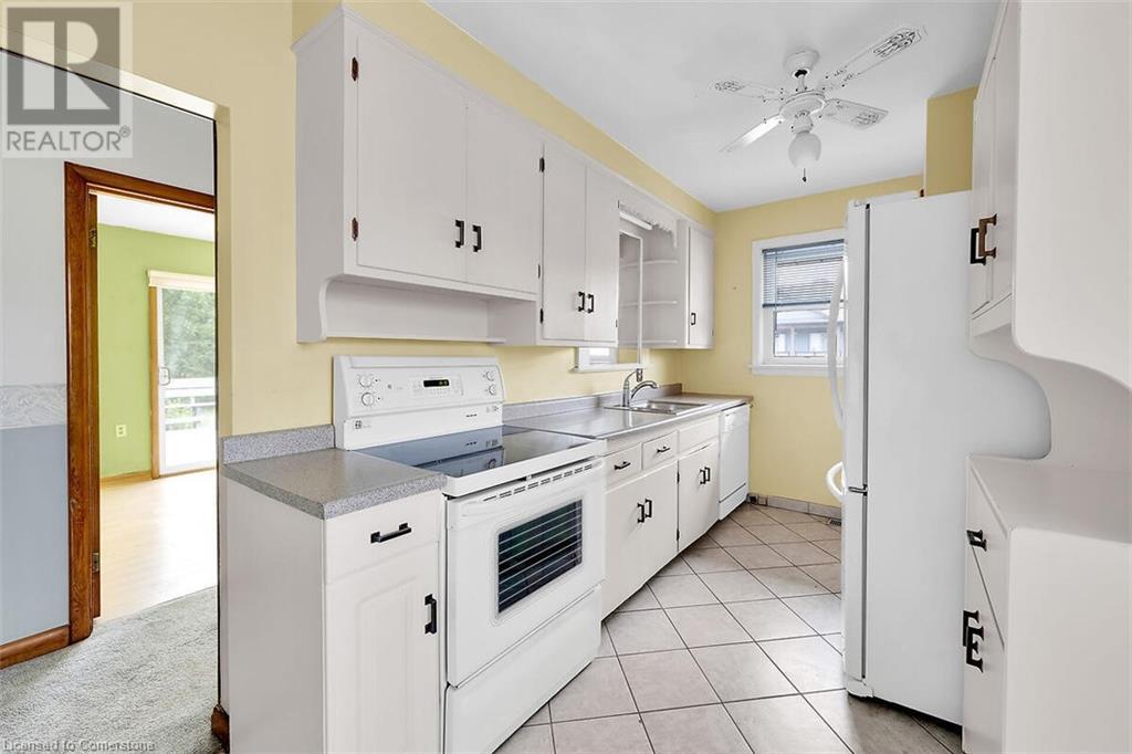 Photo 8 of 220 Winona Road, Stoney Creek ON