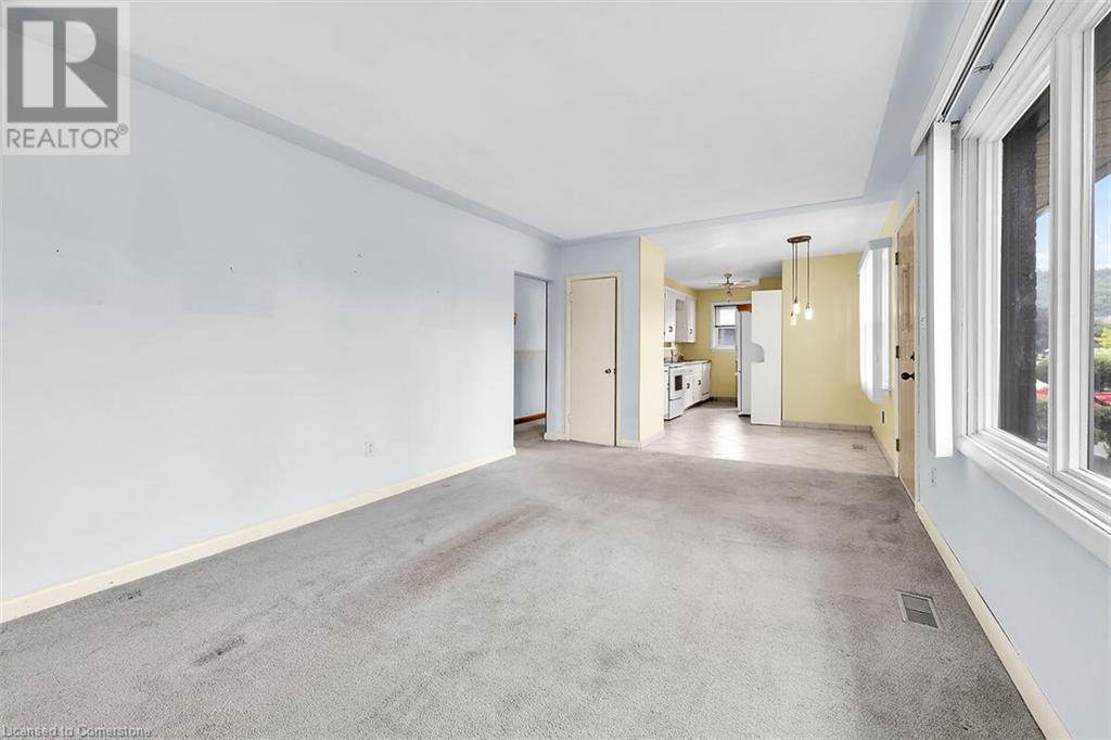 Photo 16 of 220 Winona Road, Stoney Creek ON