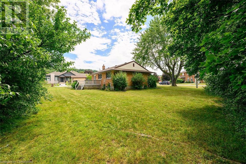 Photo 32 of 220 Winona Road, Stoney Creek ON