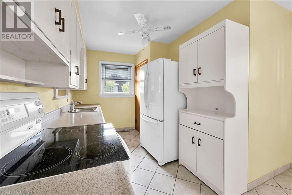 Photo 9 of 220 Winona Road, Stoney Creek ON