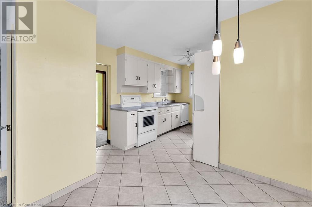 Photo 7 of 220 Winona Road, Stoney Creek ON