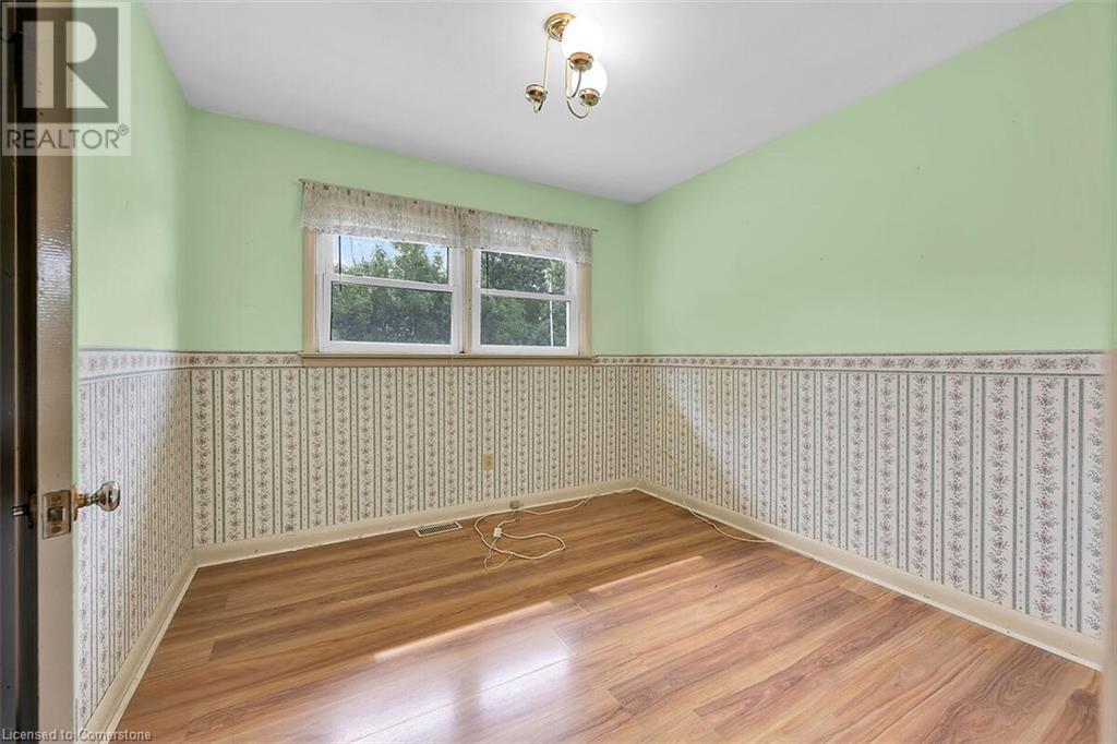 Photo 20 of 220 Winona Road, Stoney Creek ON