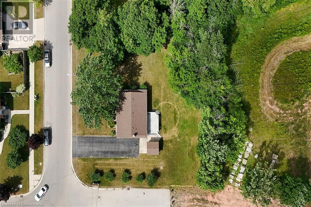 Photo 6 of 220 Winona Road, Stoney Creek ON