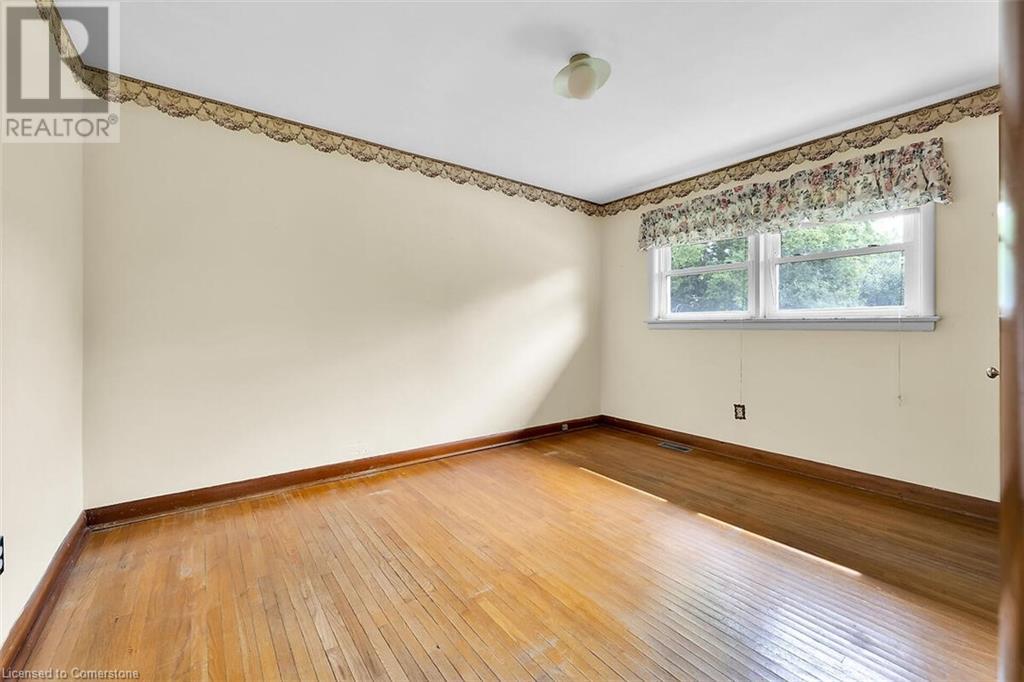 Photo 18 of 220 Winona Road, Stoney Creek ON
