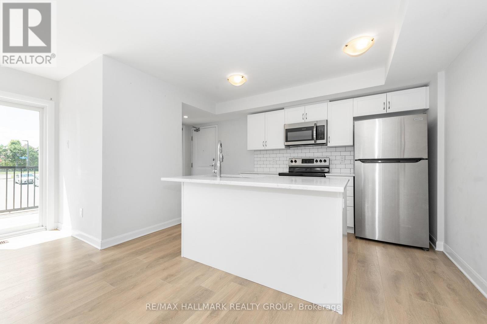 Photo 1 of 16 415 Eldorado Private, Ottawa ON