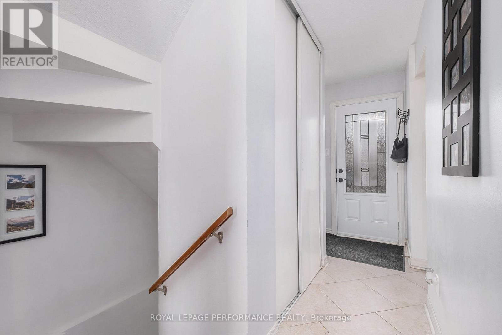 Photo 15 of 20 Lovell Lane, Ottawa ON