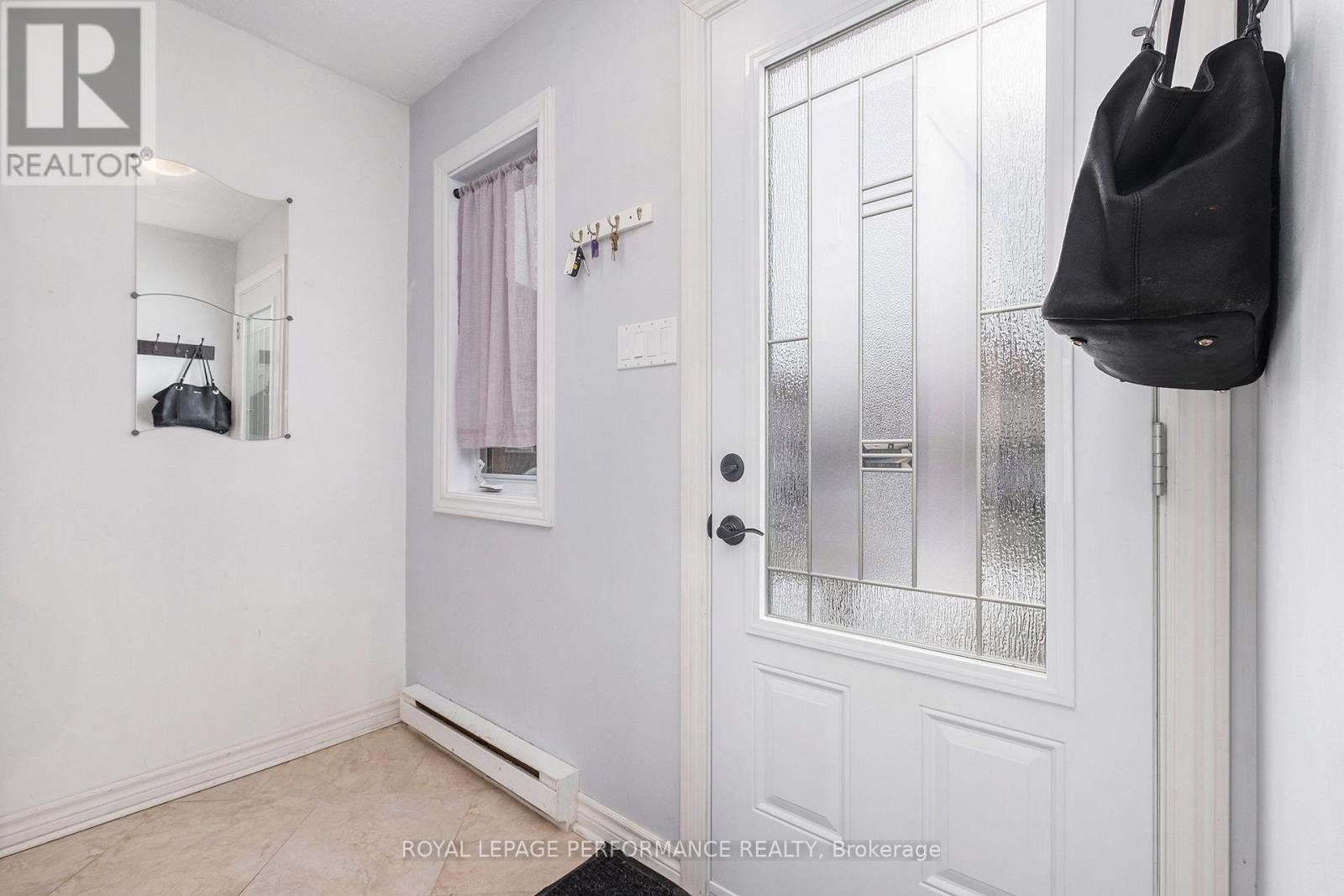 Photo 17 of 20 Lovell Lane, Ottawa ON