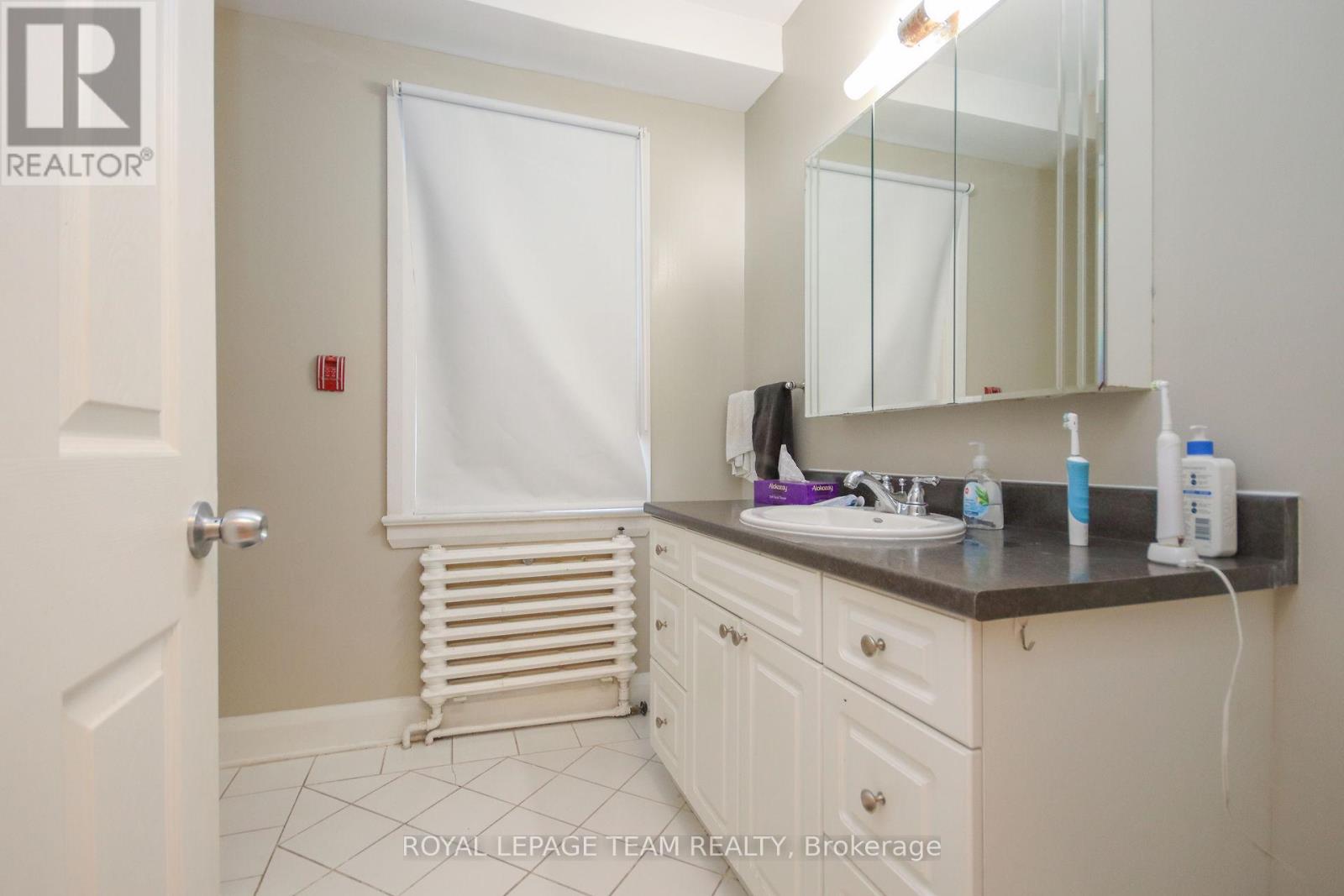 Photo 13 of 159 Frank Street, Ottawa ON