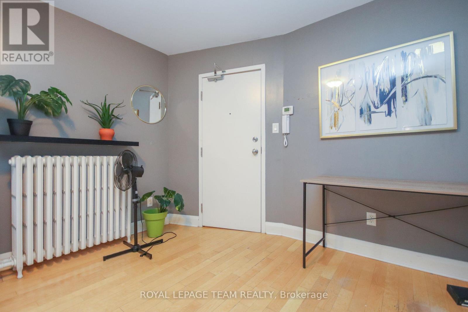 Photo 33 of 159 Frank Street, Ottawa ON