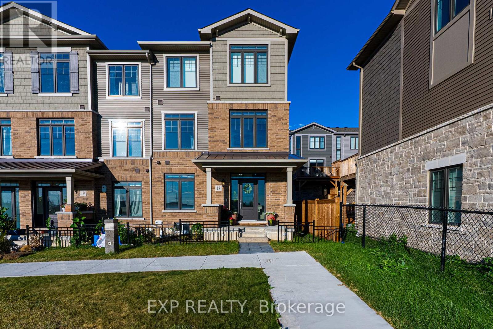 Photo 1 of 18 10 Birmingham Drive, Cambridge ON