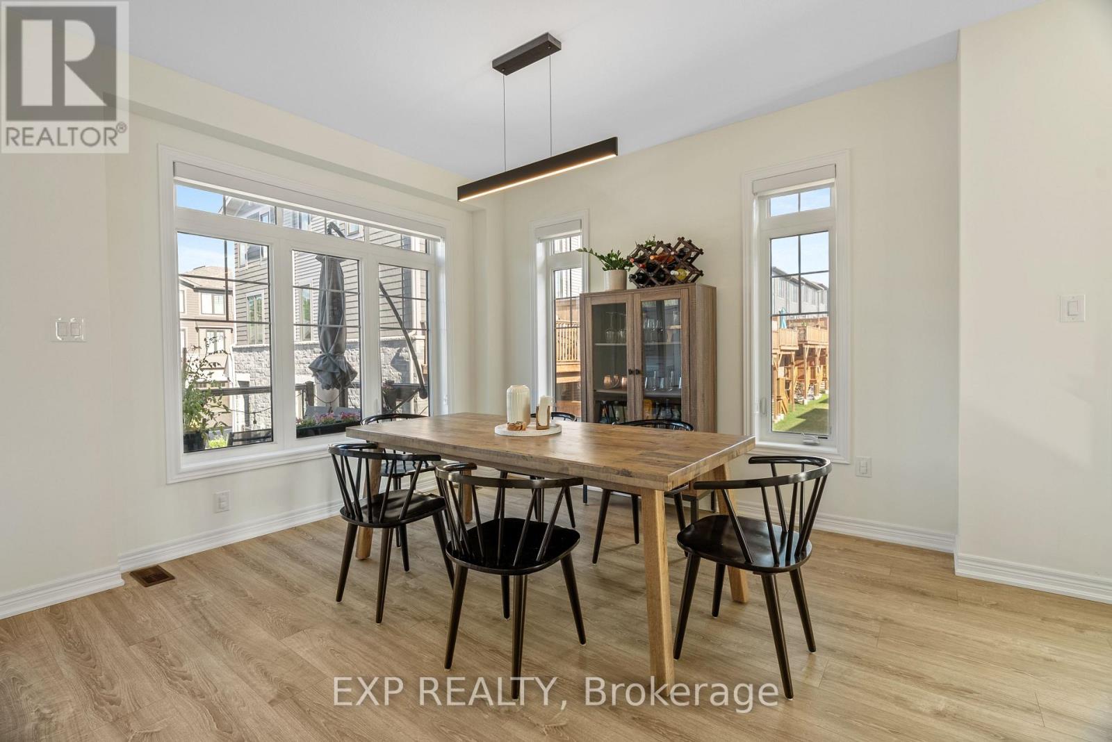Photo 10 of 18 10 Birmingham Drive, Cambridge ON