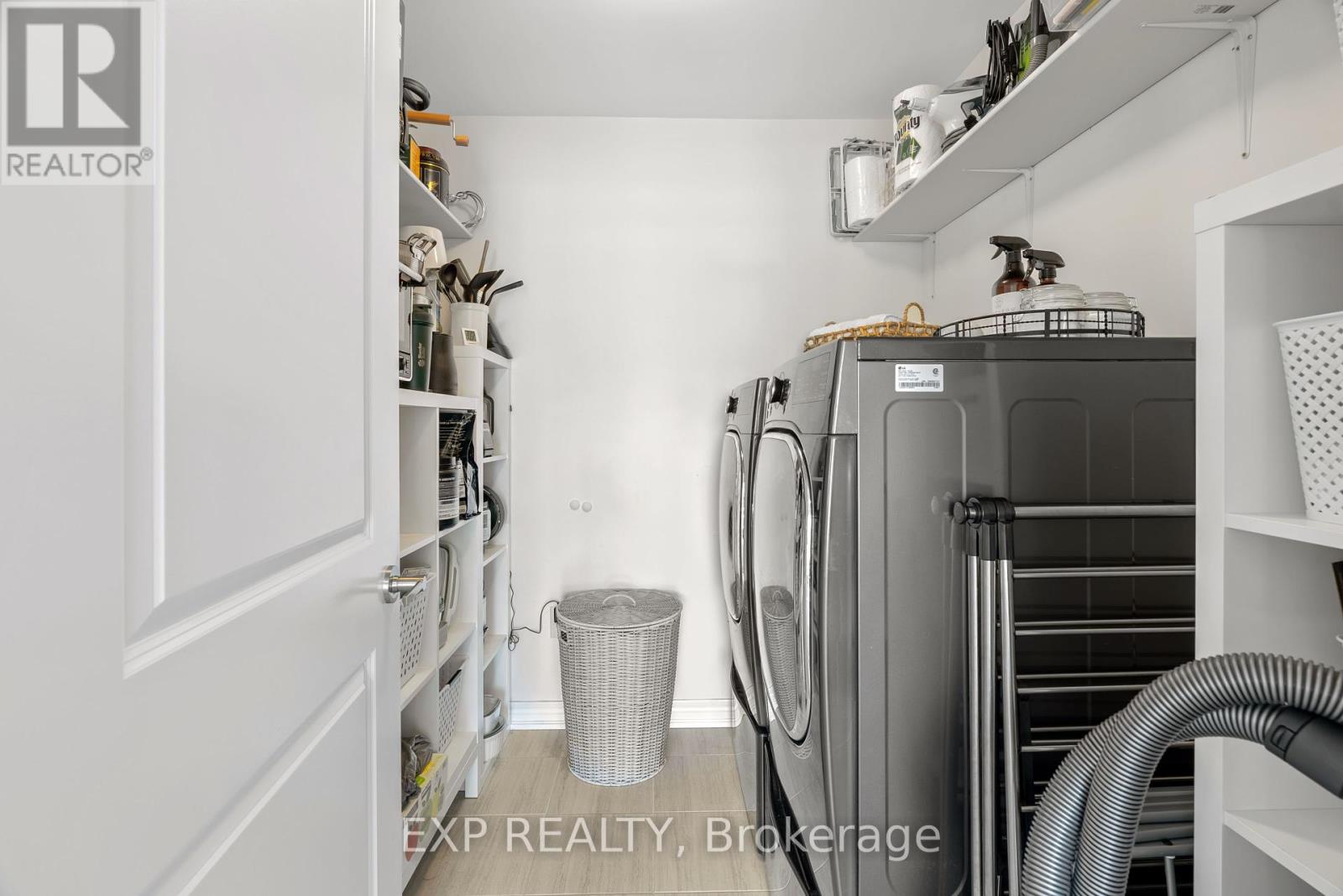 Photo 16 of 18 10 Birmingham Drive, Cambridge ON
