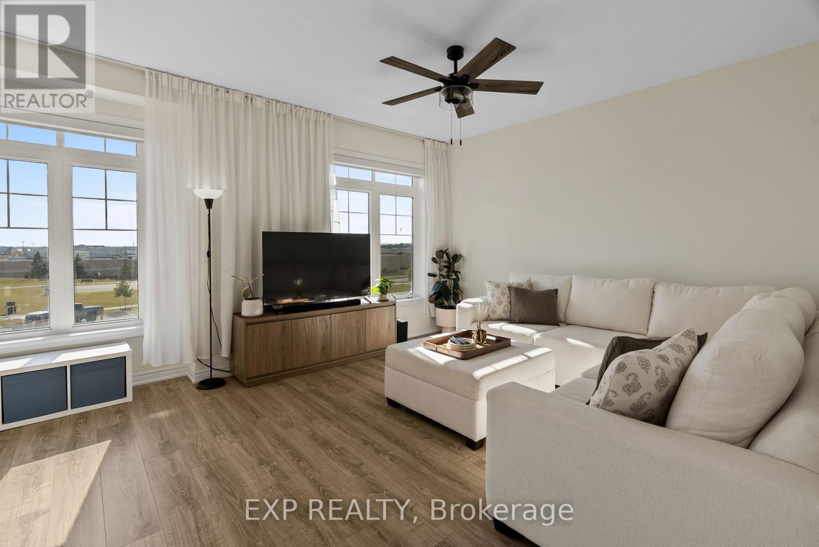 Photo 19 of 18 10 Birmingham Drive, Cambridge ON