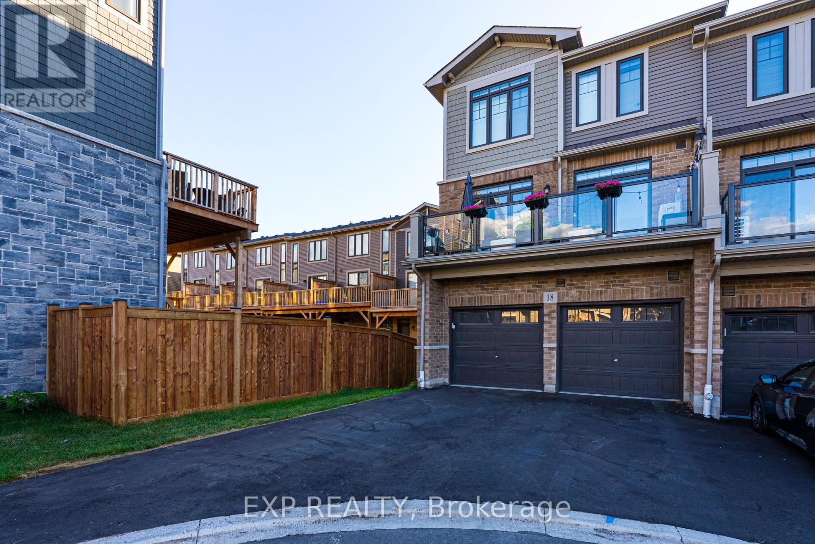 Photo 38 of 18 10 Birmingham Drive, Cambridge ON