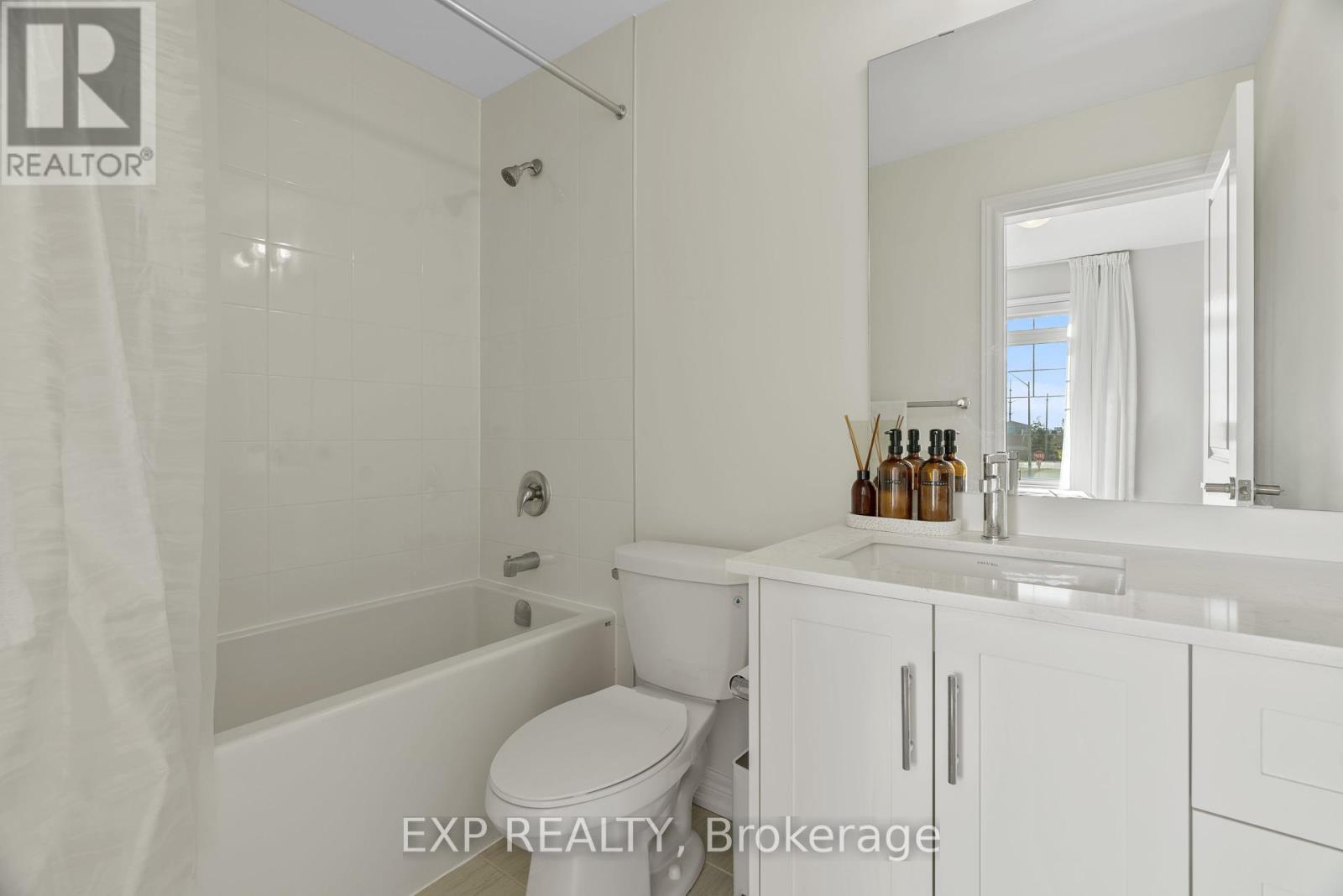 Photo 7 of 18 10 Birmingham Drive, Cambridge ON