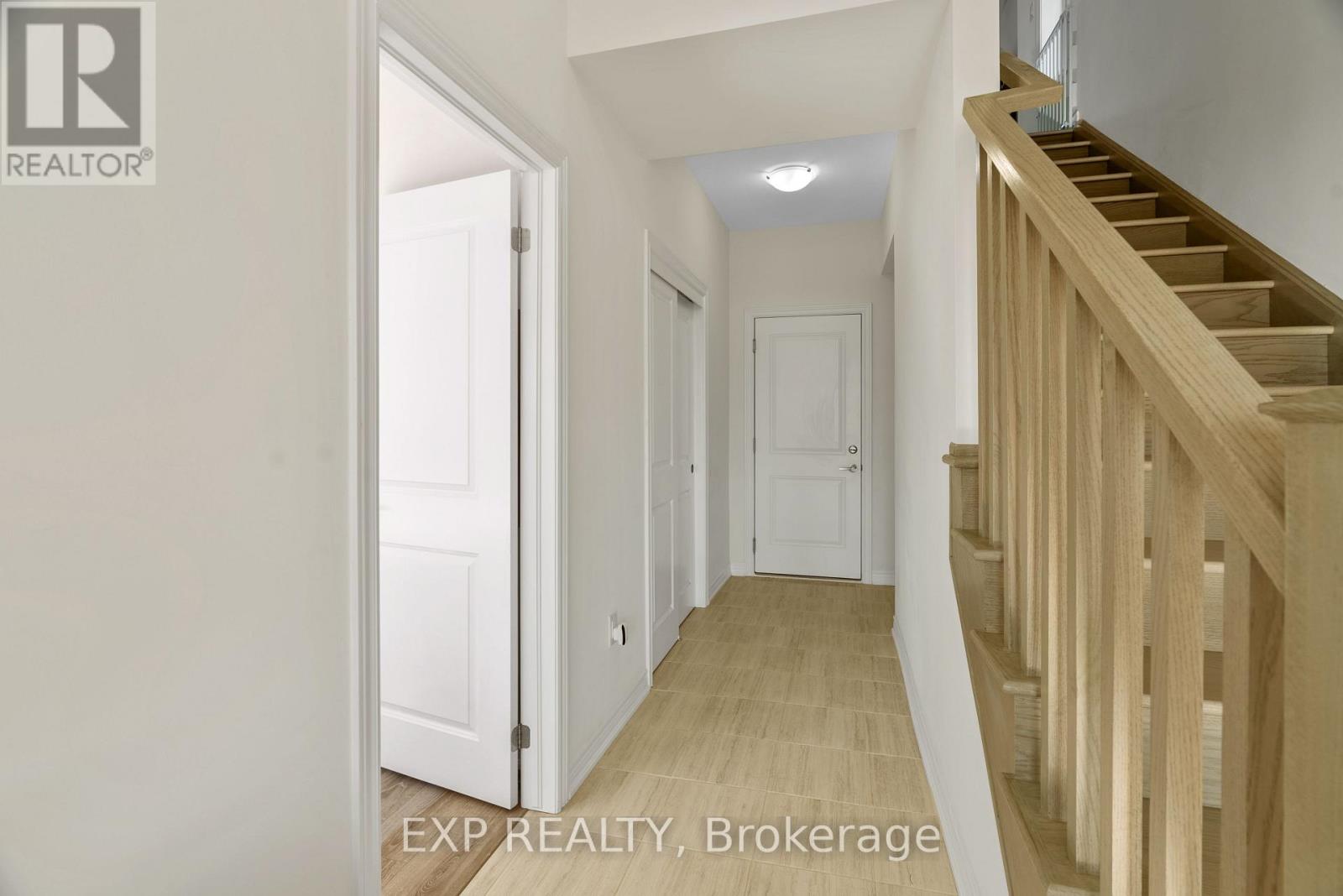 Photo 8 of 18 10 Birmingham Drive, Cambridge ON
