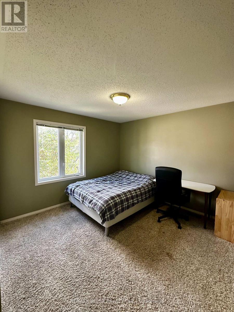 Photo 11 of 119 Deerfox Drive, Ottawa ON