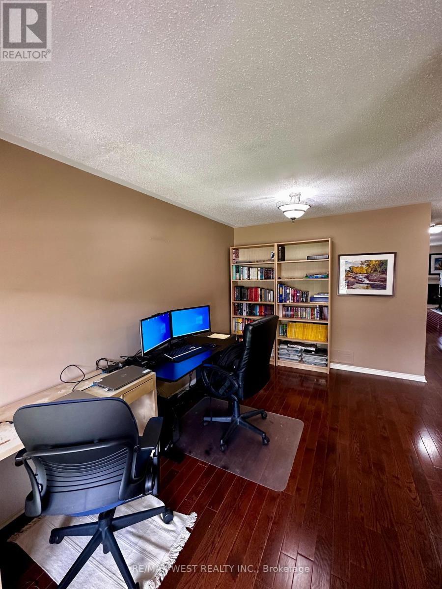 Photo 6 of 119 Deerfox Drive, Ottawa ON