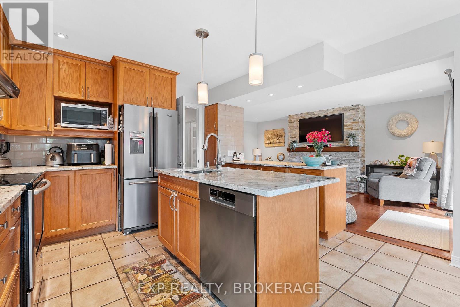 Photo 8 of 564 Braeside Crescent, Kingston ON