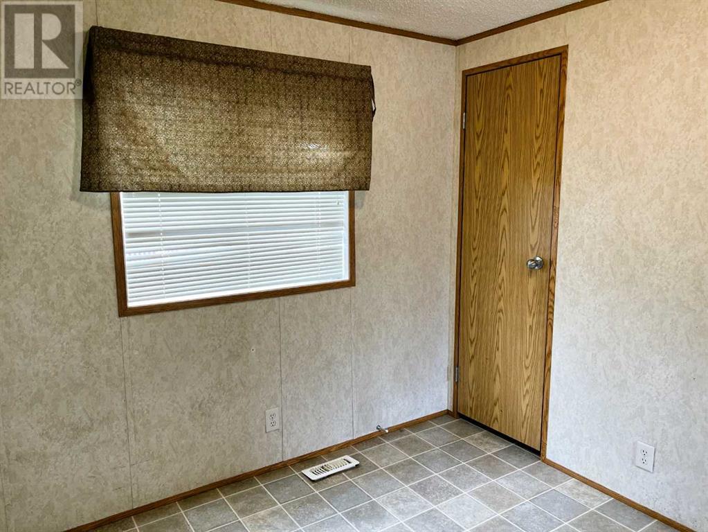 Photo 18 of 183 Grenoble Crescent, Fort Mcmurray AB