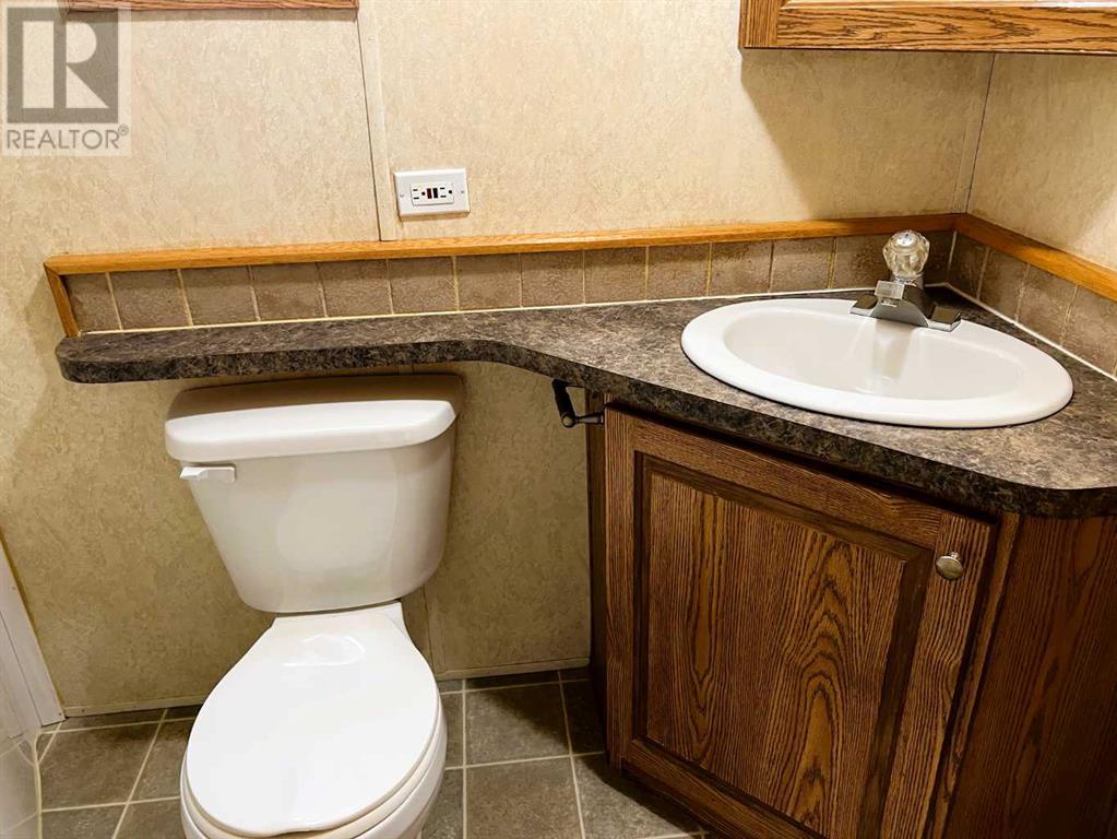 Photo 23 of 183 Grenoble Crescent, Fort Mcmurray AB