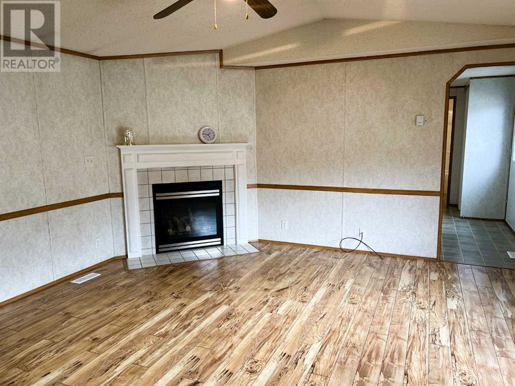 Photo 10 of 183 Grenoble Crescent, Fort Mcmurray AB