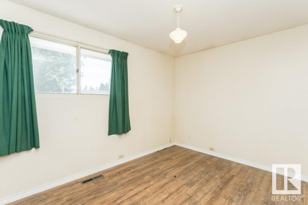 Photo 31 of 1036 Moyer Dr, Sherwood Park AB