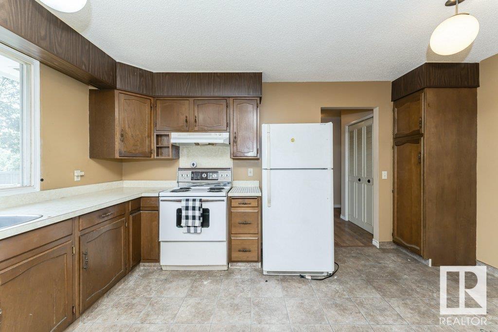 Photo 28 of 1036 Moyer Dr, Sherwood Park AB