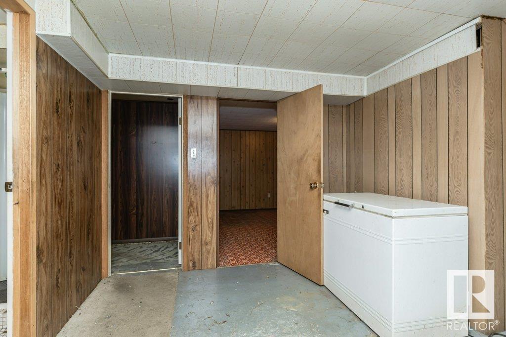 Photo 7 of 1036 Moyer Dr, Sherwood Park AB