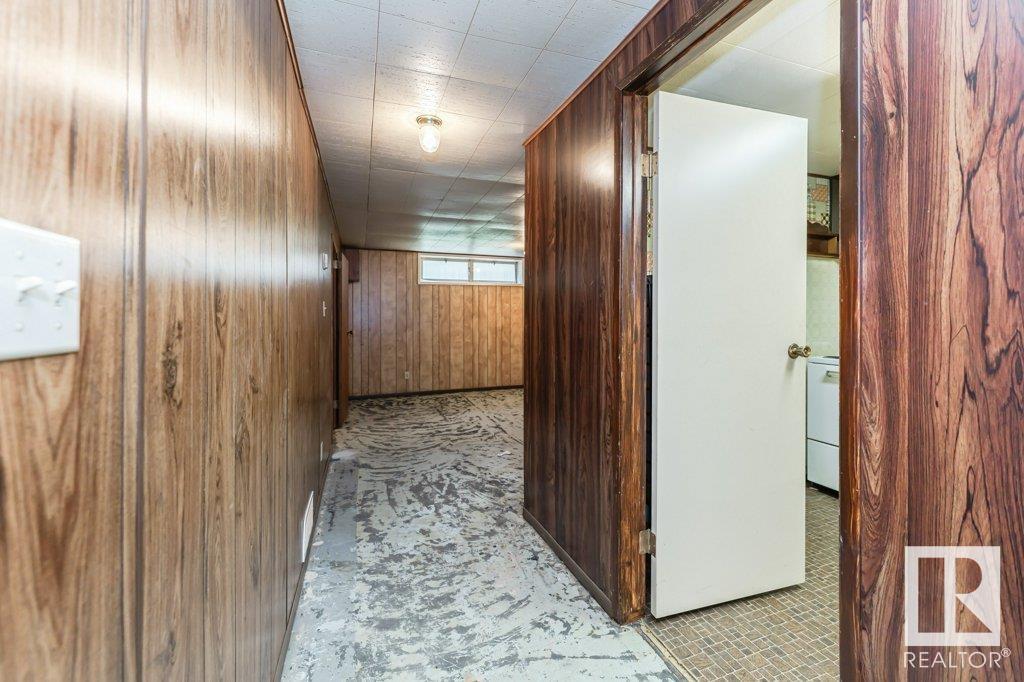 Photo 9 of 1036 Moyer Dr, Sherwood Park AB