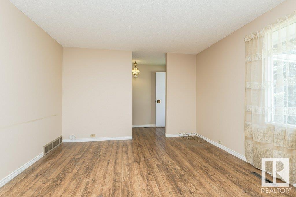 Photo 26 of 1036 Moyer Dr, Sherwood Park AB