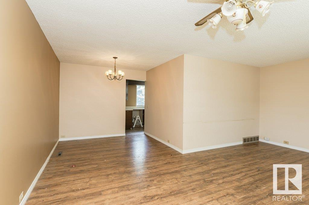 Photo 12 of 1036 Moyer Dr, Sherwood Park AB