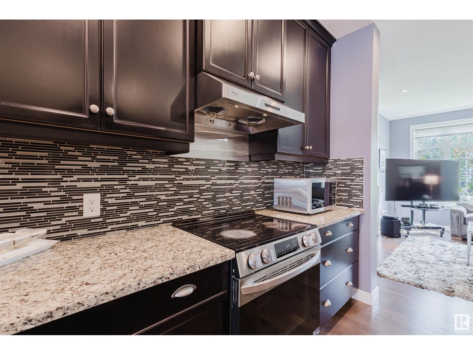 Photo 14 of 5014 Dewolf Rd Nw, Edmonton AB