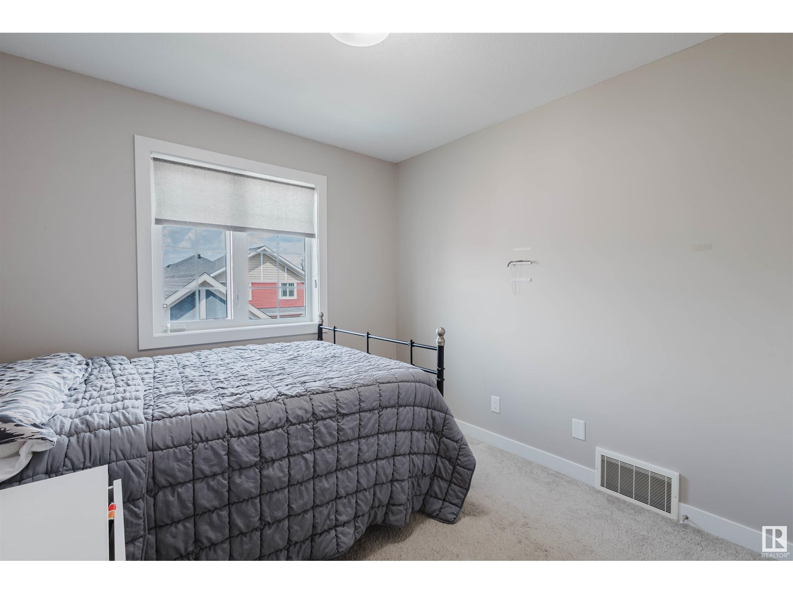 Photo 24 of 5014 Dewolf Rd Nw, Edmonton AB