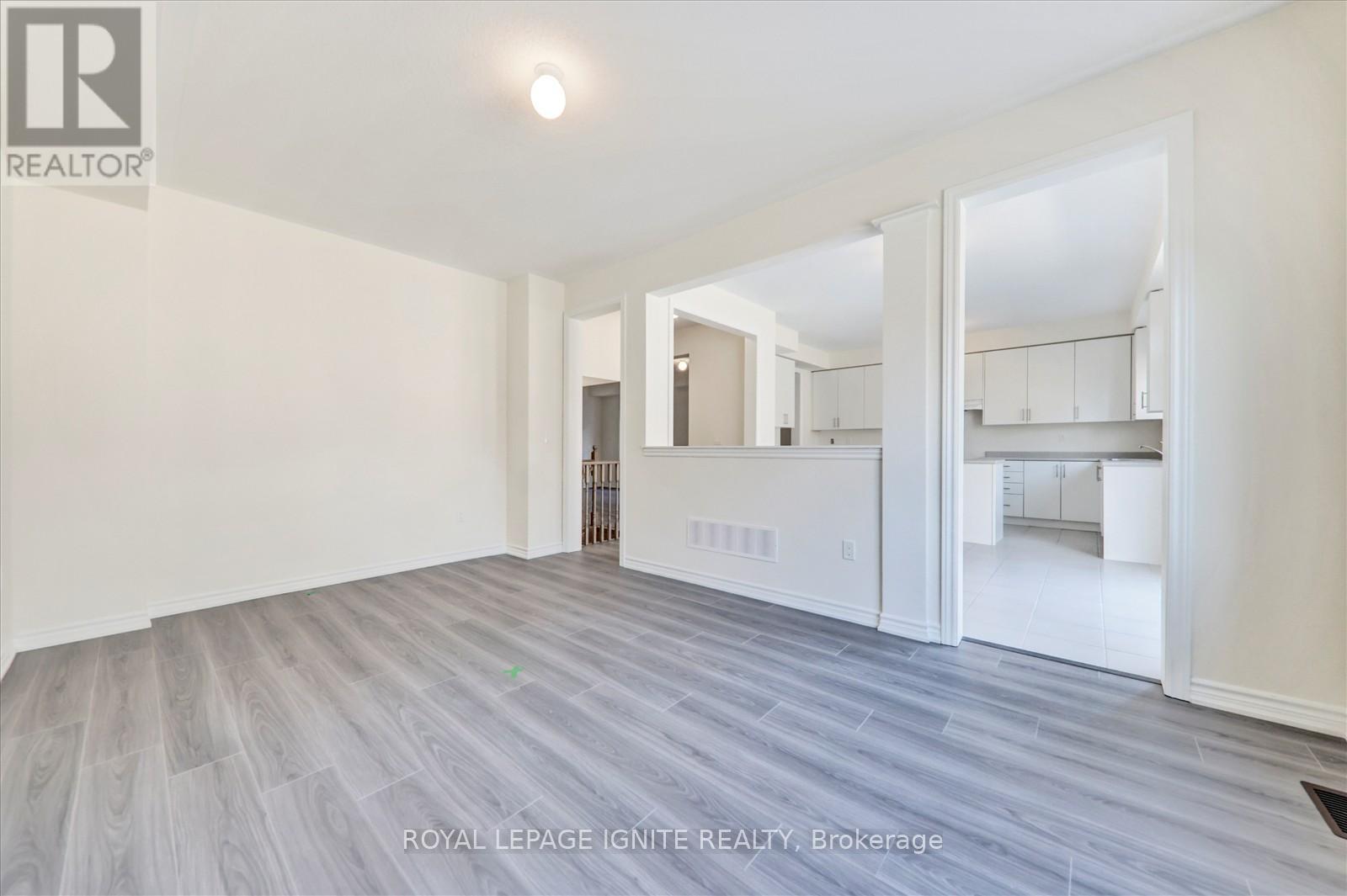 Photo 14 of 3 Grieve Street, Georgina ON