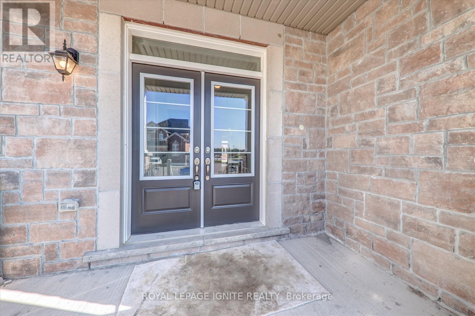Photo 21 of 3 Grieve Street, Georgina ON