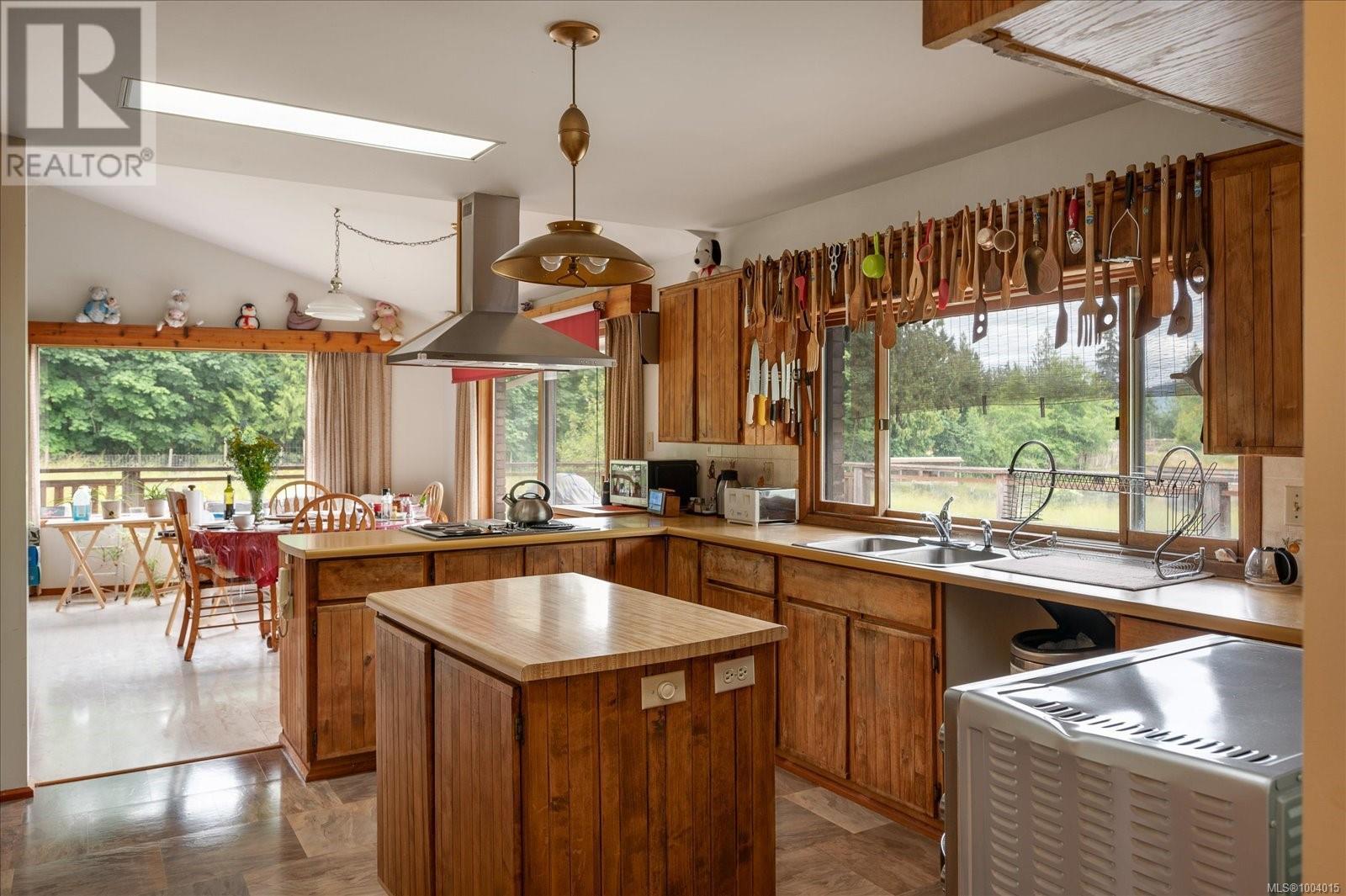 Photo 8 of 1550 Robson Lane Sw, Cowichan Bay BC