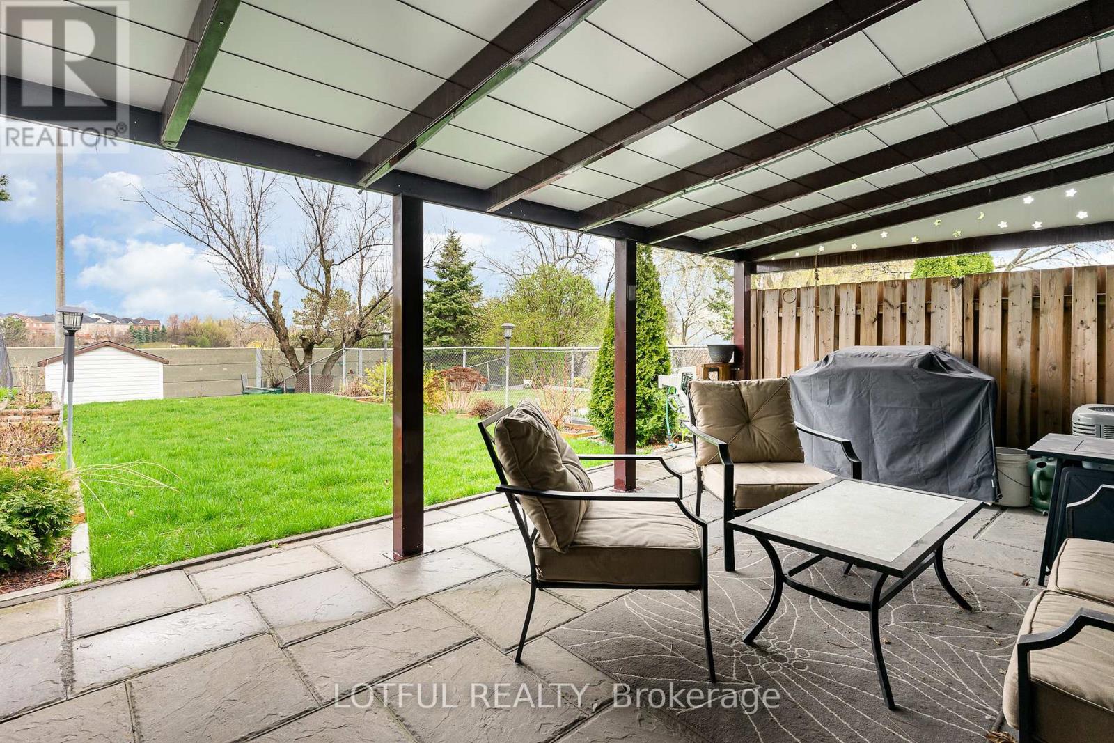 Photo 25 of 134 Royal Salisbury Way, Brampton ON