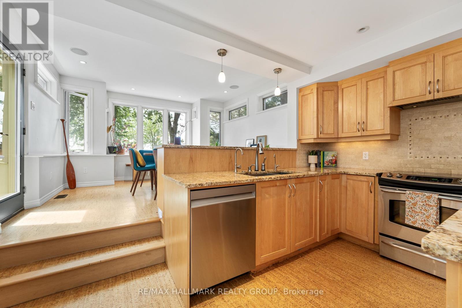 Photo 45 of 17 Hastings Street, Ottawa ON