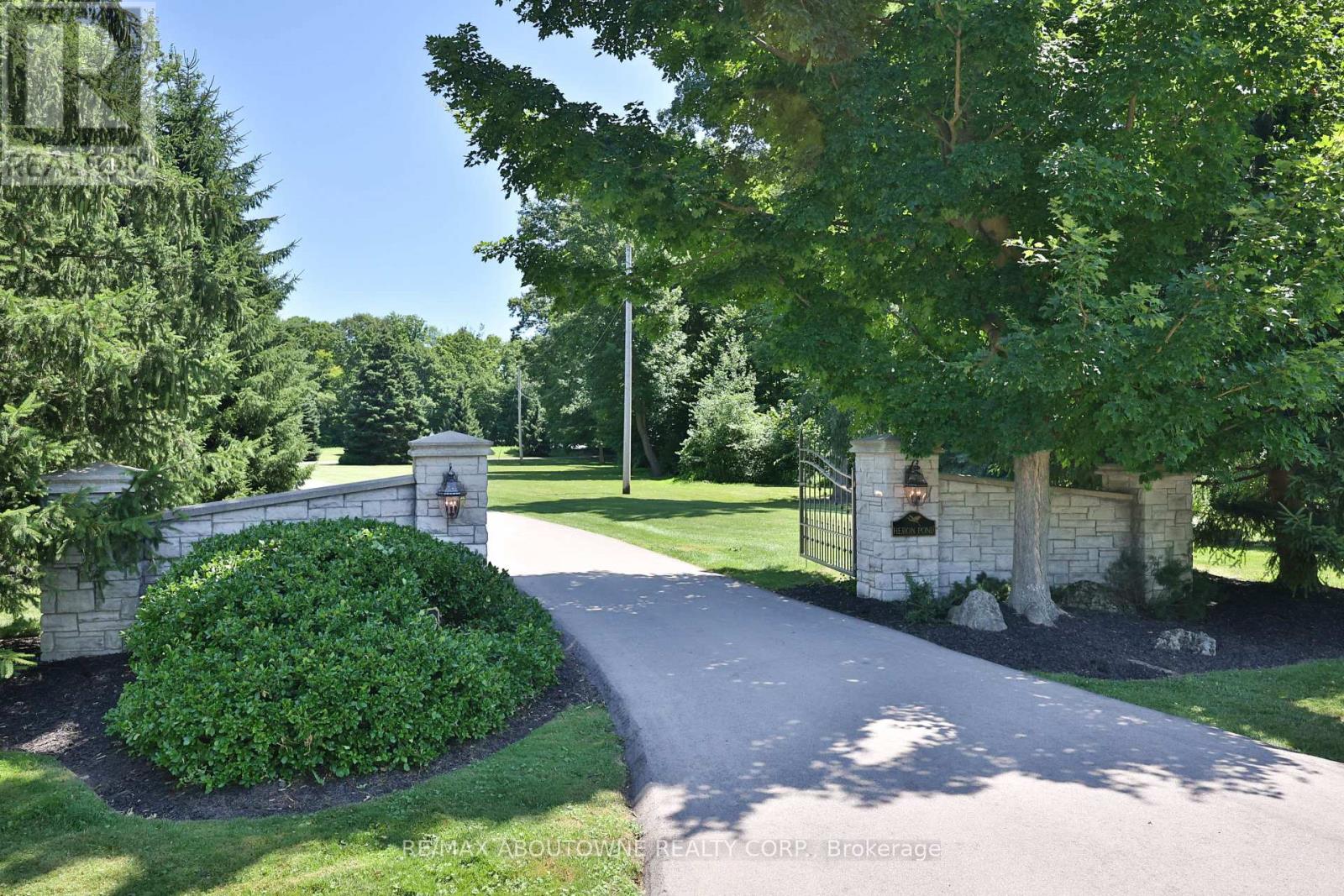 Photo 38 of 1270 1 Side Road, Burlington ON