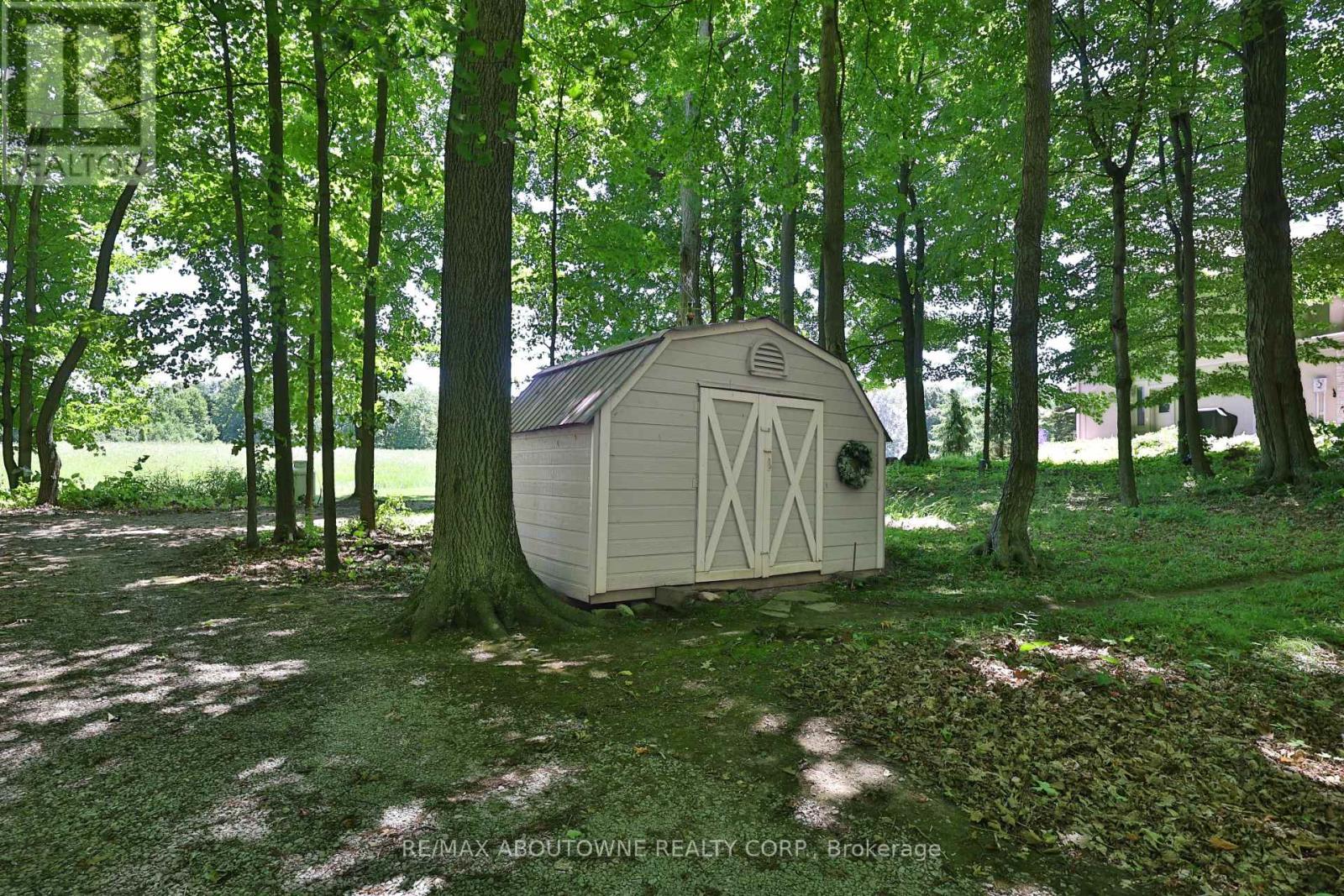 Photo 39 of 1270 1 Side Road, Burlington ON
