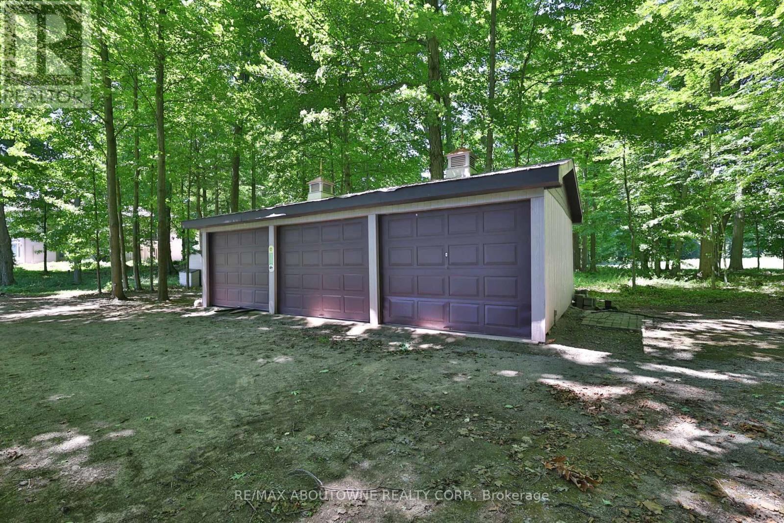 Photo 40 of 1270 1 Side Road, Burlington ON